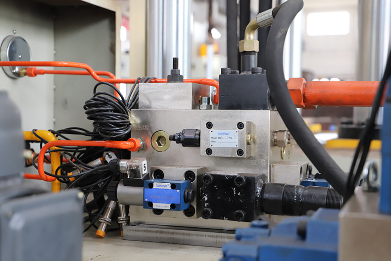 電動車擋風闆液壓機 電動車擋風闆液壓機