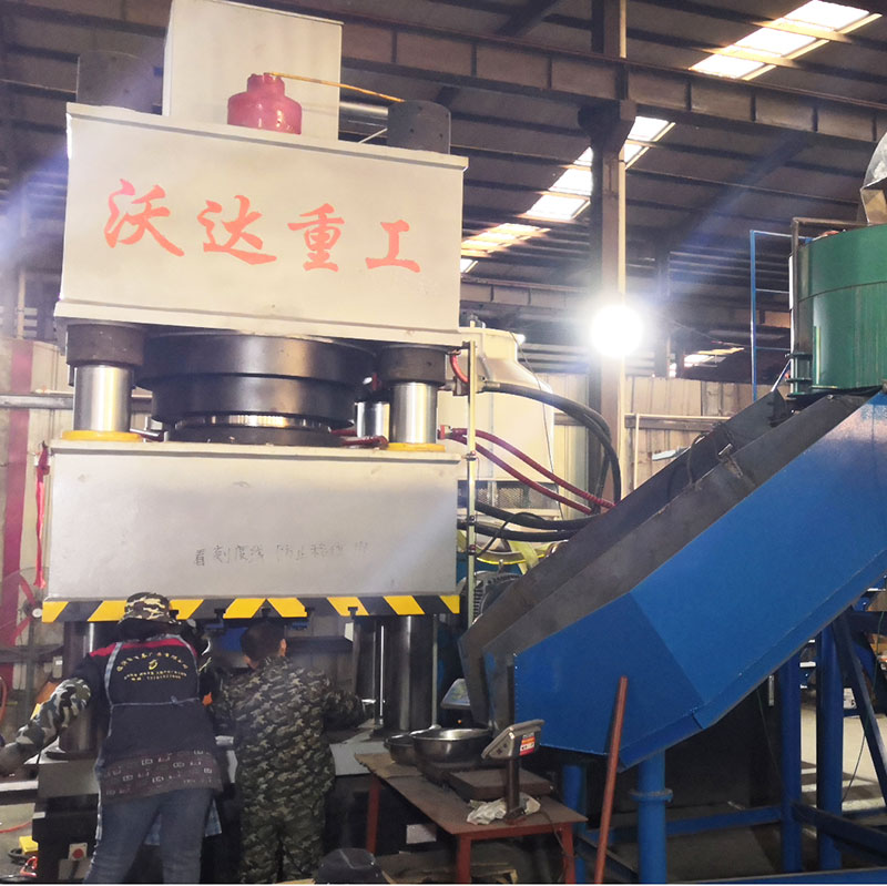 複合型墜砣成型液壓機 複合型墜砣成型液壓機