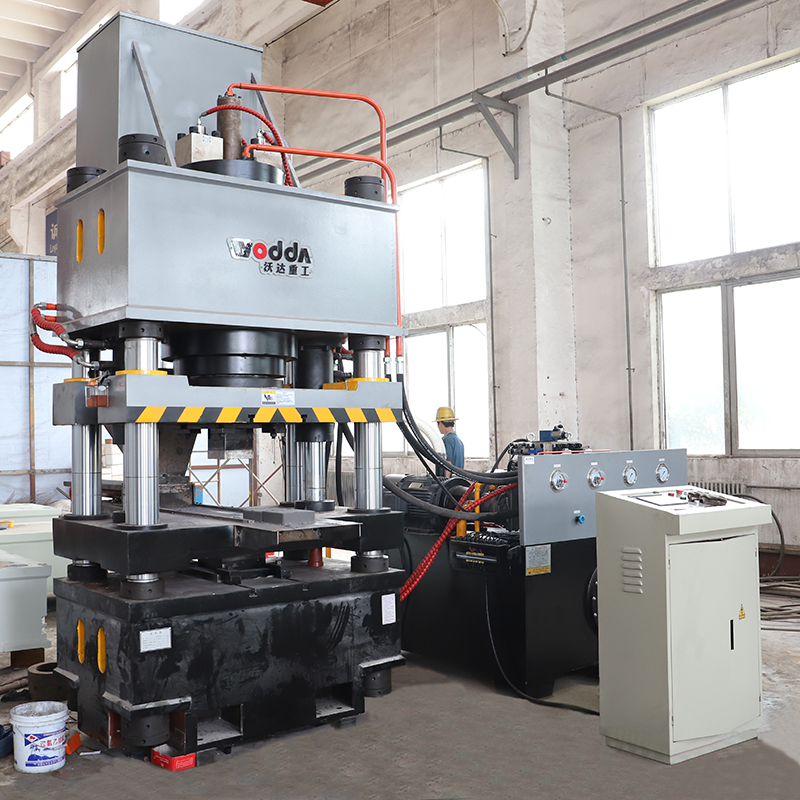 石墨(mò)壓塊成(cheng)型液壓(ya)機_500噸四(si)梁四柱(zhù)液壓機(jī)