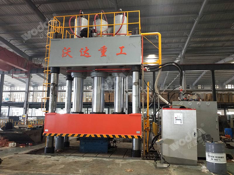 2000噸汽車導流罩成型液壓機哪家好? 2000噸汽車導流罩成型液壓機哪家好?