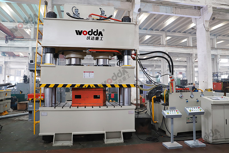 800噸複合材料汽車配件液壓機 800噸複合材料汽車配件液壓機