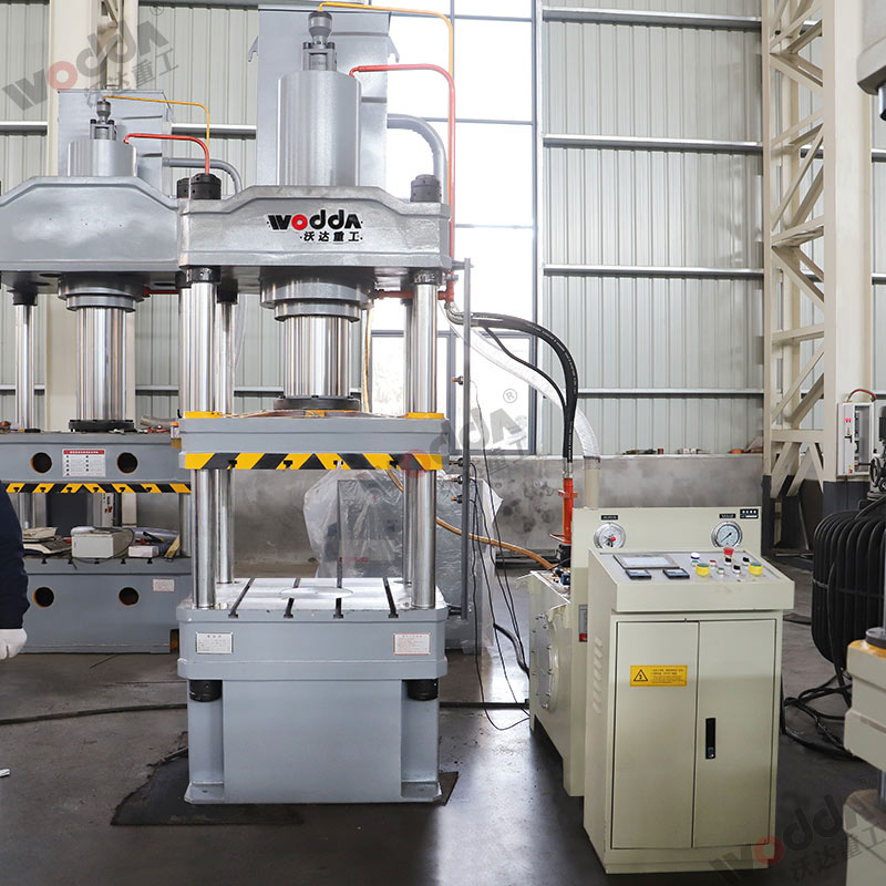 200噸三梁四柱液壓機 200噸三梁四柱液壓機