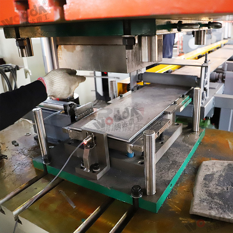 礦用錨杆托盤液壓機沖壓錨杆托盤現場 礦用錨杆托盤液壓機沖壓錨杆托盤現場