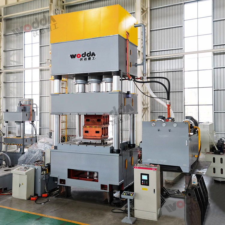 1500噸三梁四柱液壓機(圖3).jpg 1500噸三梁四柱液壓機(圖3).jpg