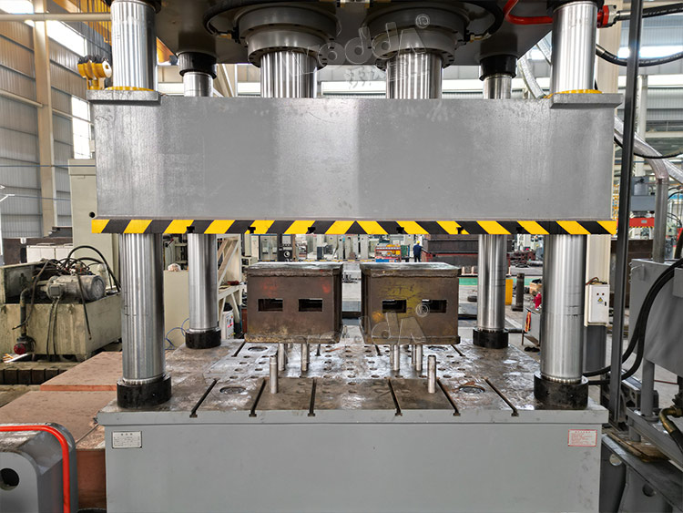 630噸拉伸機帶液壓墊 630噸拉伸機帶液壓墊