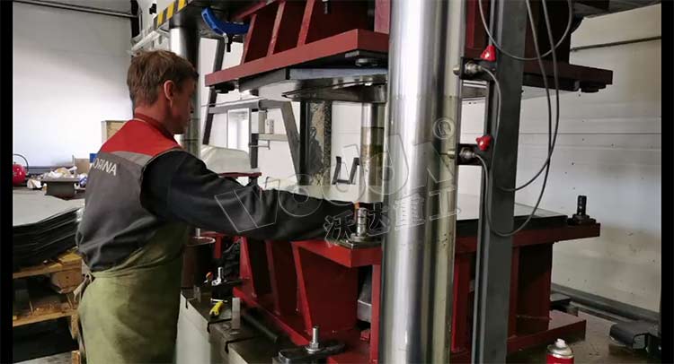 四柱液壓機拉伸灰鬥車成型 四柱液壓機拉伸灰鬥車成型