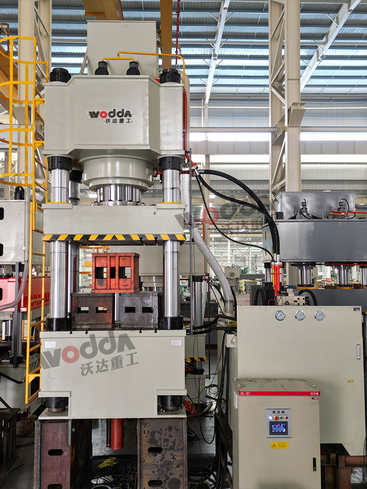 1000噸陶瓷粉末成型液壓機.jpg 1000噸陶瓷粉末成型液壓機.jpg