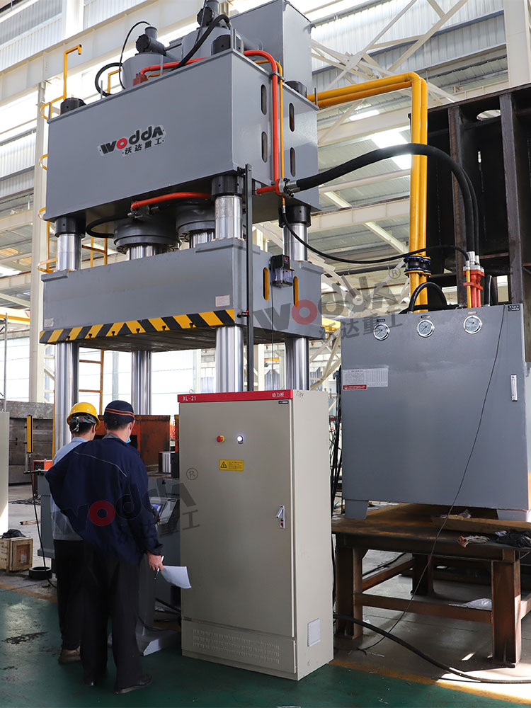 1000噸雙缸伺服液壓機車間試機 1000噸雙缸伺服液壓機車間試機