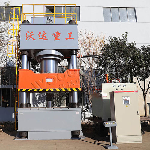 1000噸鎂碳(tan)磚成型四柱(zhu)液壓機