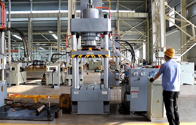 315噸三梁(liáng)四柱液壓機（800x800mm）