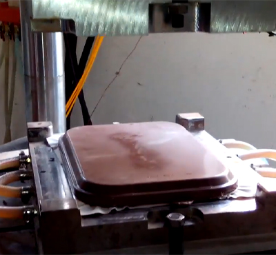 200噸塑料托(tuo)盤熱壓成型(xíng)液壓機