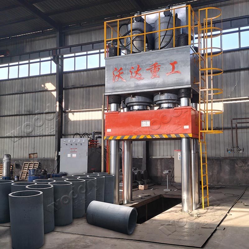 2000噸石墨坩埚成型液壓機