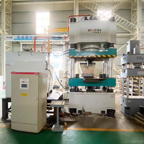 800噸牛(niu)羊舔磚(zhuān)液壓機(ji)_800噸鹽磚(zhuan)機