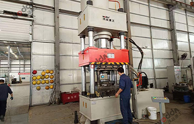 500噸(dūn)汽車軸承鍛造(zào)液壓機